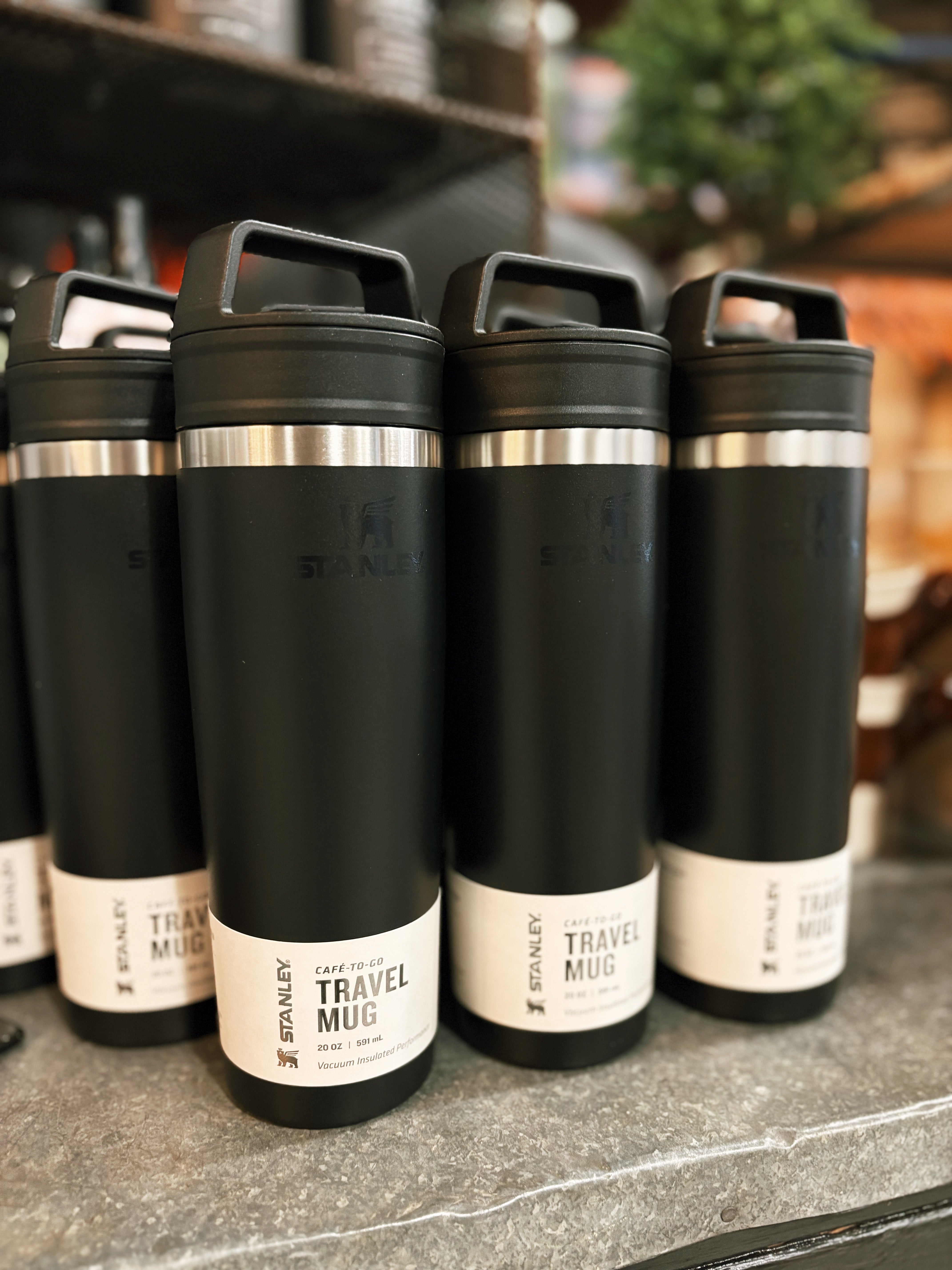 Stanley: The Café-To-Go Travel Mug Black