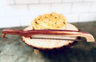 Handmade Sourdough Bread Knife Serrated Wooden Walnut Handle: Red Cedarwood