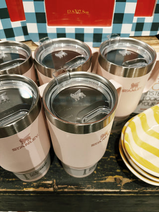 Stanley- The Everyday Suburban Mug 24oz: Rose Quartz