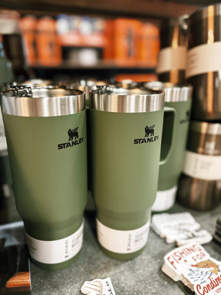 Stanley- The Everyday Suburban Mug 30oz: Dried Pine