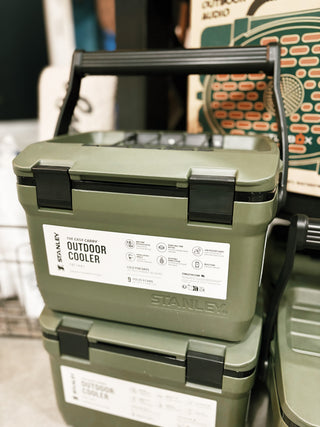 Stanley: The Easy-Carry Outdoor Cooler- Dried Pine