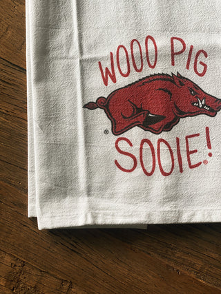 Arkansas Razorbacks Tea Towel Wooo Pig Sooie: With Towel Band