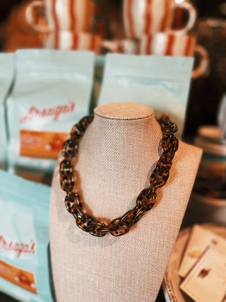 Lee Chunky Linked Necklace in Tortoise