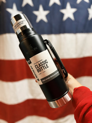 Stanley: CLASSIC LEGENDARY BOTTLE | 1.5 QT- Matte Black