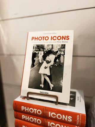 America - Photo Icons. 50 Landmark Photographs and Their Stories