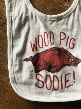 Arkansas Razorbacks Baby Bib Wooo Pig Sooie