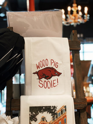 Arkansas Razorbacks Tea Towel Wooo Pig Sooie: With Towel Band