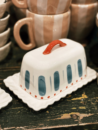 Stoneware Scalloped Butter Dish