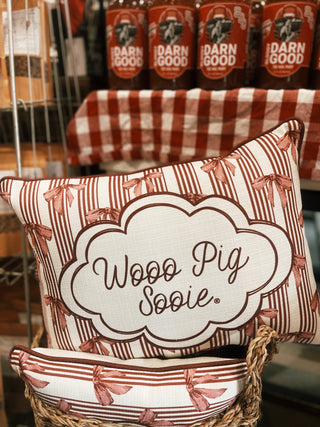 Wooo Pig Sooie Bow Pattern Piped Pillow