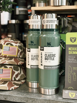 Stanley: CLASSIC LEGENDARY BOTTLE | 1.5 QT- Hammertone Green