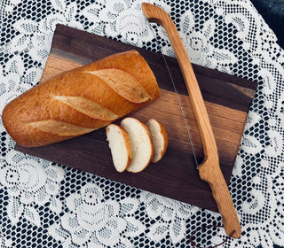 Handmade Sourdough Bread Knife Serrated Wooden Walnut Handle: Red Cedarwood